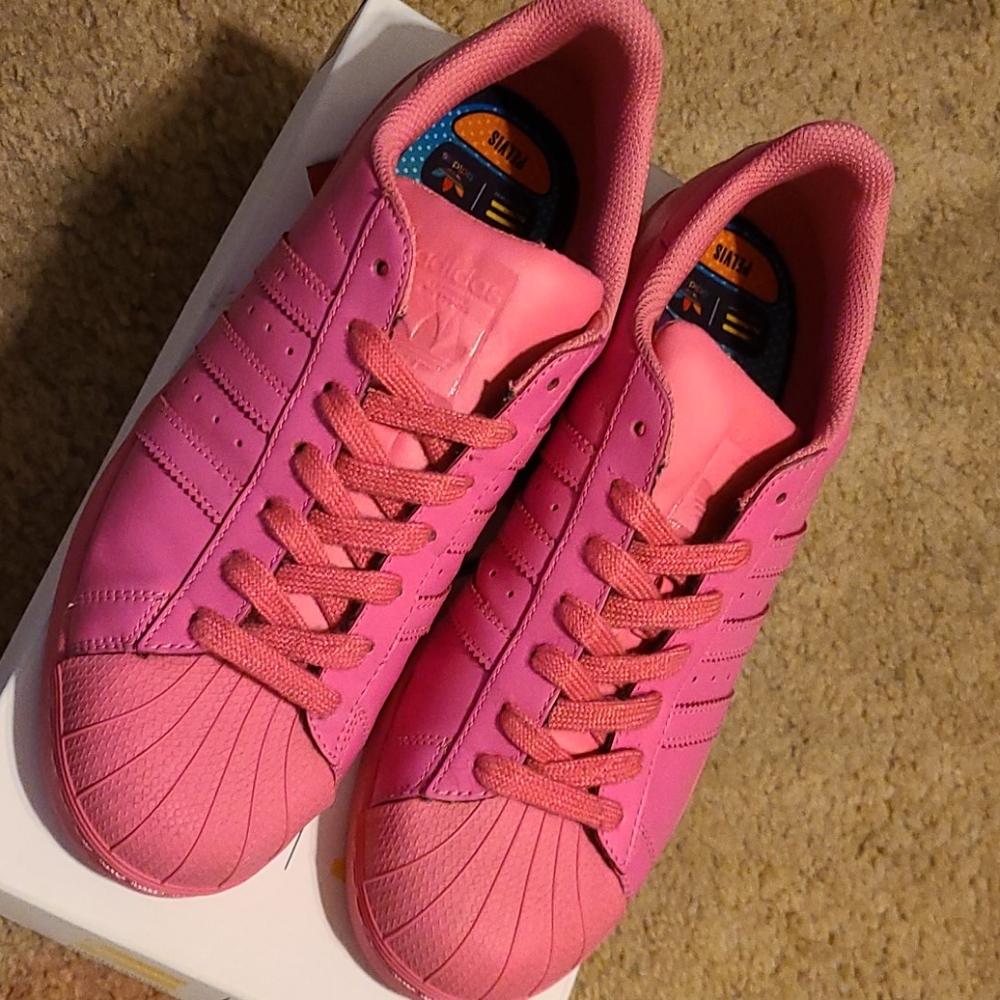Pharrell Williams all pink color pack